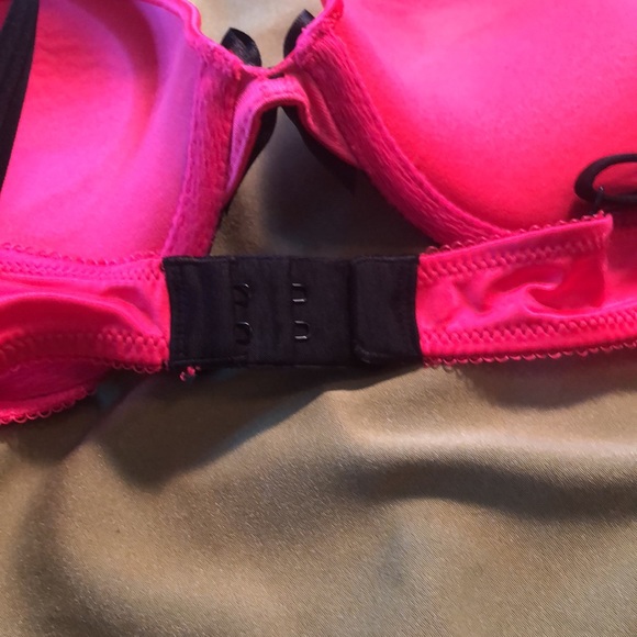 Victoria Secret 34 B scarlet and black lace Very Sexy Push-up bra/ white ribbons - Picture 11 of 11